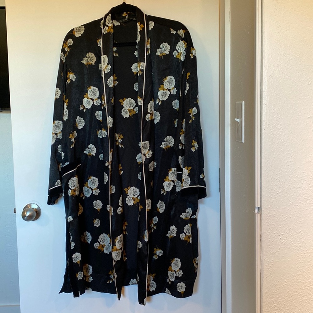 Zara Long length dark floral kimono